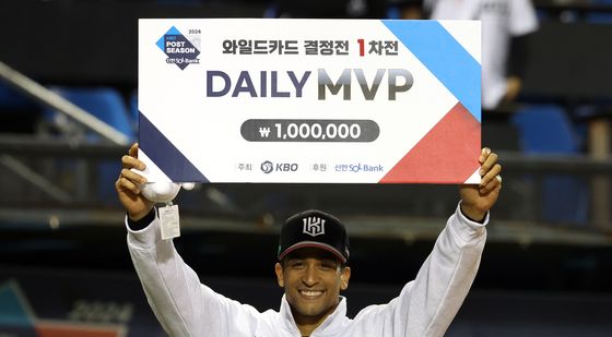 와일드카드 결정전 1차전 MVP 차지한 쿠에바스