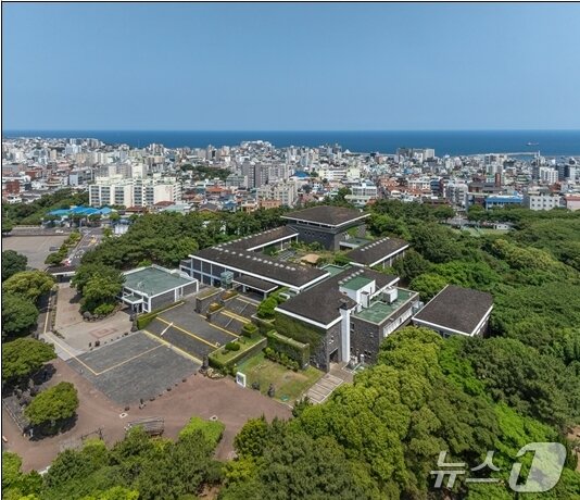 본문 이미지 - 우수건축자산으로 등록된 제주자연민속사박물관.(제주도 제공)/뉴스1 