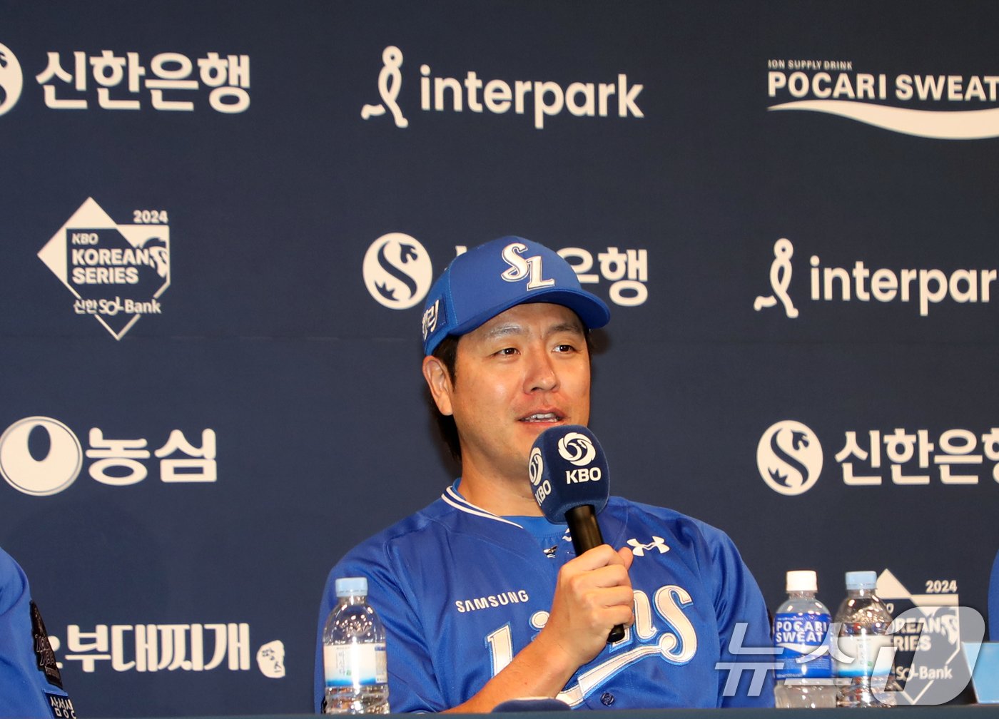 본문 이미지 - 강민호 삼성라이온즈 선수가 20일 광주 라마다플라자 바이 윈덤 충장 호텔 라벤더홀에서 열린 신한 SOL뱅크 KBO 한국시리즈 미디어데이에서 포부를 밝히고 있다. 2024.10.20/뉴스1 ⓒ News1 이수민 기자