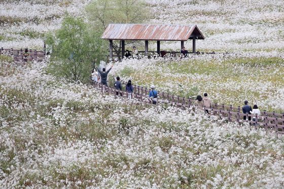 큰 일교차 속 완연한 가을 날씨…낮 최고 24도[내일날씨]