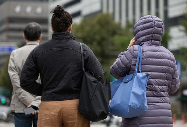 전국 돌풍·천둥 동반 요란한 비…전남·경상·제주 시간당 30㎜(종합)