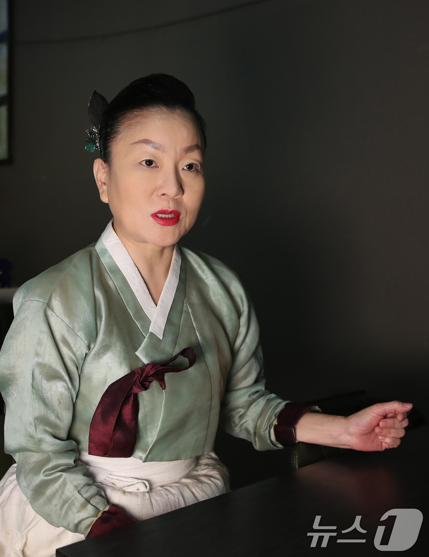 본문 이미지 - ‘흑백요리사’ 이모카세가 18일 서울 도봉구 노해로에 위치한 식당에서 인터뷰를 하고 있다. 2024.10.18/뉴스1 ⓒ News1 권현진 기자