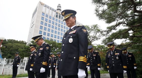 제79주년 경찰의 날, 순직 경찰 향한 묵념