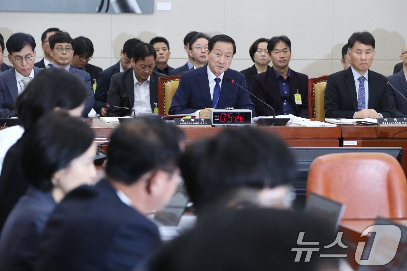 류희림 방송통신심의위원회 위원장이 21일 오전 서울 여의도 국회에서 열린 과학기술정보방송통신위원회의 방송통신심의위원회에 대한 국정감사에서 의원 질의에 답하고 있다. 2024.10.21/뉴스1 ⓒ News1 이광호 기자