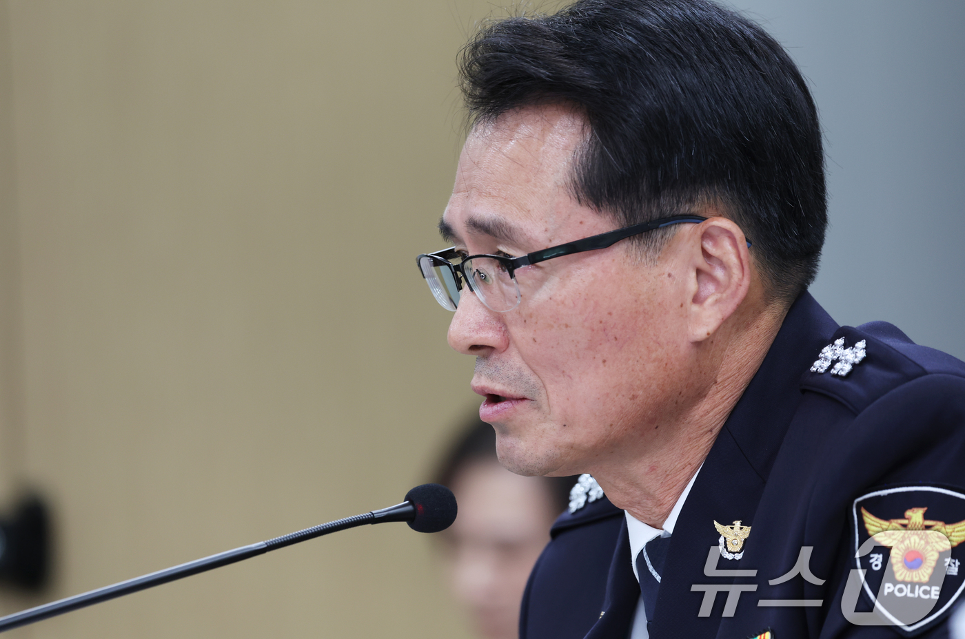 (무안=뉴스1) 김태성 기자 = 모상묘 전남도경찰청장이 21일 오후 전남도경찰청에서 열린 국회 행정안전위원회 국정감사에서 질의에 답변하고 있다. 2024.10.21/뉴스1