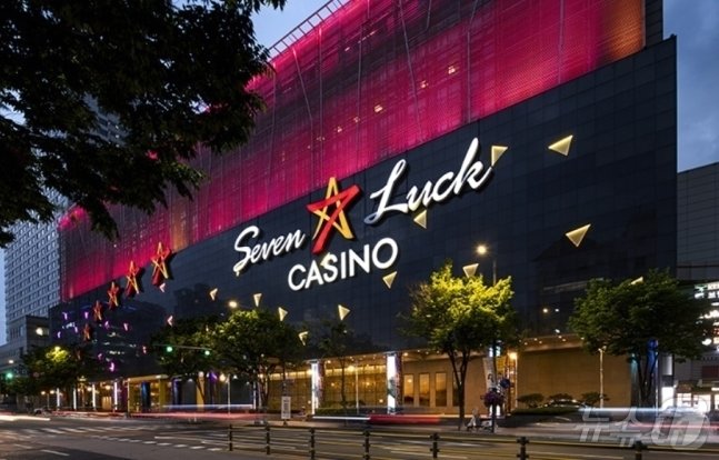 본문 이미지 - 그랜드코리아레저&#40;GKL&#41;가 운영하는 세븐럭 카지노 강남 코엑스점.&#40;GKL 홈페이지 갈무리&#41;