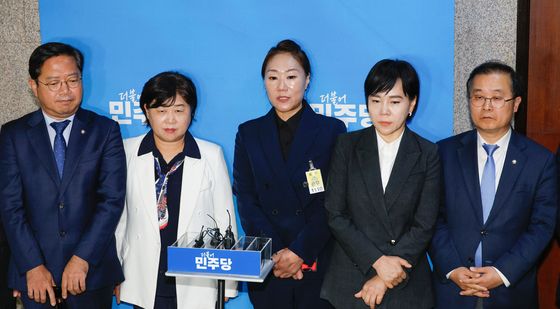 법사위 국감 출석한 강혜경 씨 '운영위 국감도 출석 예정'