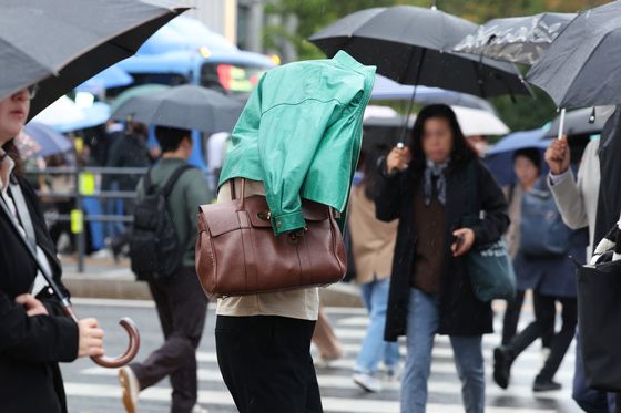 서리 내린다는 '상강'…24일 오전 비, 낮에도 바람 쌀쌀(종합)