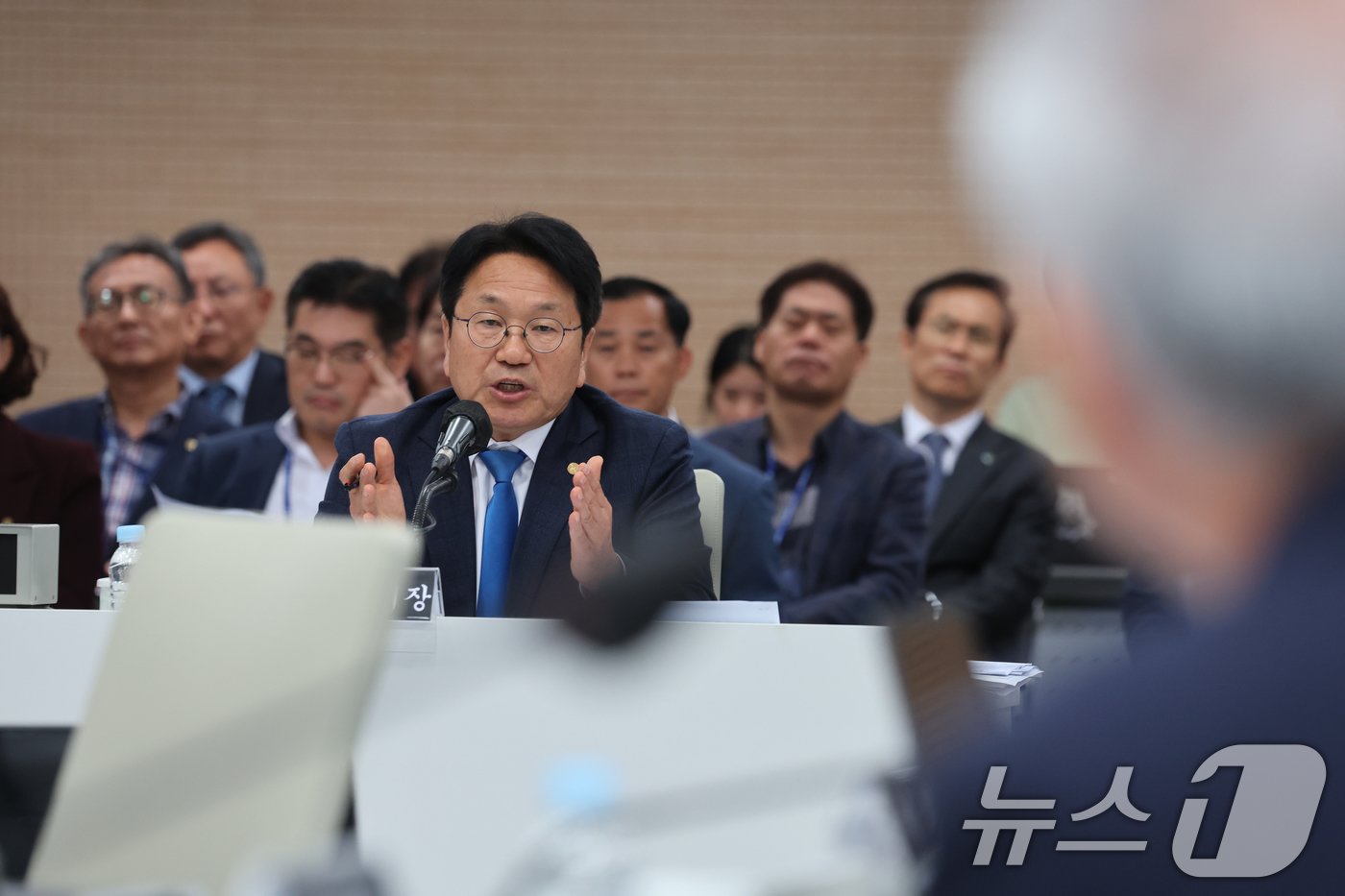 본문 이미지 - 강기정 광주시장이 22일 오전 광주시청에서 열린 국회 행정안전위원회 국정감사에서 양부남 더불어민주당 의원의 질문에 답변하고 있다. 2024.10.22/뉴스1 ⓒ News1 김태성 기자