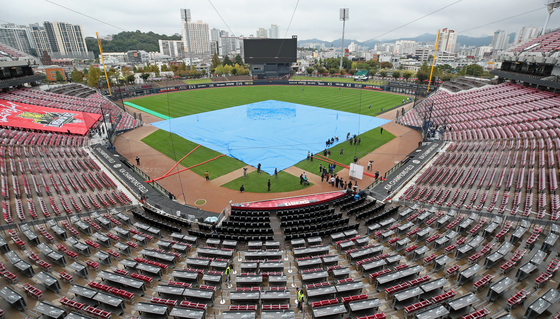 KBO, 포스트시즌 우천 중단 기준 마련…최대 50분 뒤 재개 여부 결정
