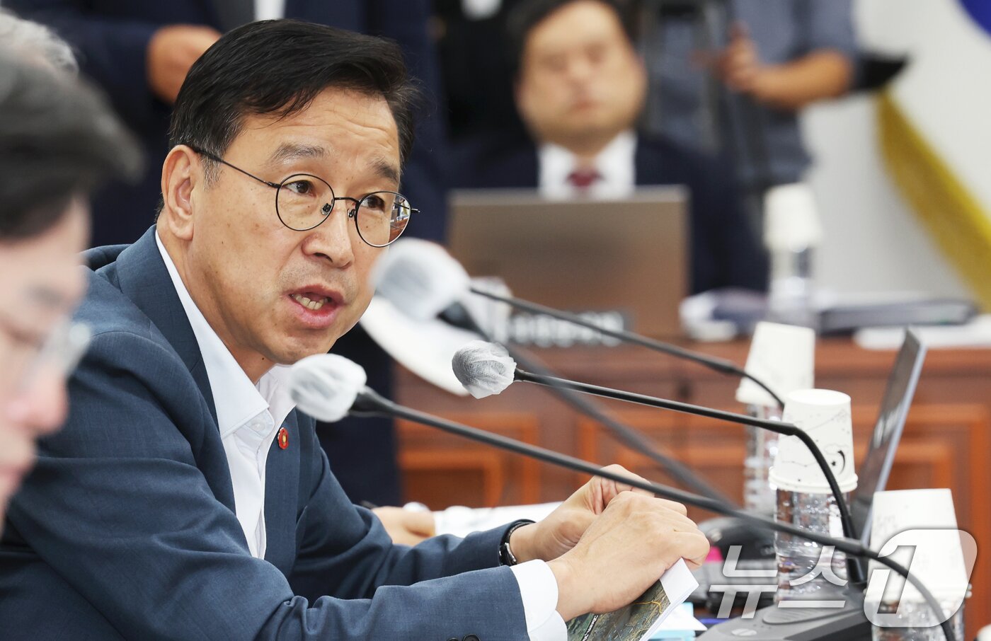 본문 이미지 - 국회의원 재직 당시 국감에서 질의하는 위성곤 제주지사 당선인. 2024.10.22 ⓒ 뉴스1 김태성 기자