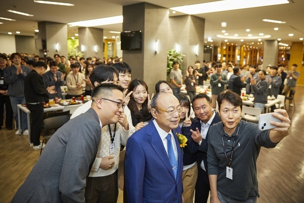 김승연 회장, 상반기 한화시스템·한화비전서 보수 48.6억 수령