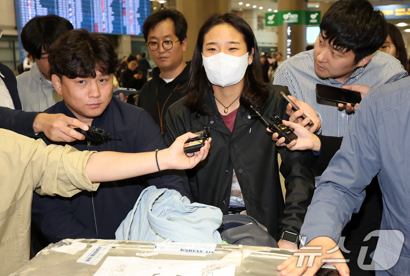 (인천공항=뉴스1) 이동해 기자 = 세계배드민턴연맹(BWF) 월드투어 슈퍼 750 덴마크오픈 여자 단식에서 준우승을 차지하며 세계 랭킹 1위 탈환에 성공한 배드민턴 국가대표팀 안세 …