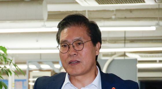 만찬 향하는 송석준 의원