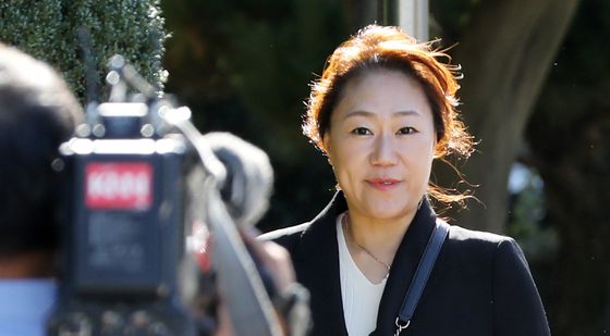 창원지검 소환조사 출석하는 강혜경 씨