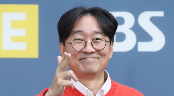 장항준 감독 '더 킬러스' 홍보 위해 '씨네타운' 출격