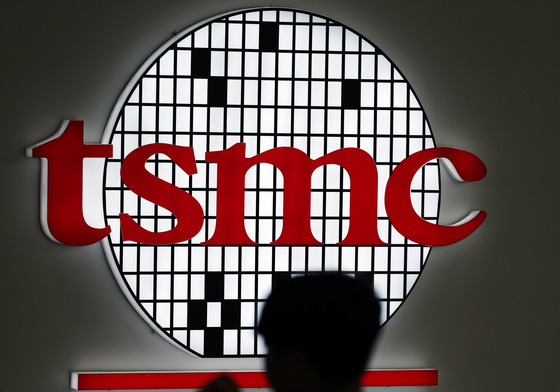 '수요 폭증' TSMC, 시총 6위 등극…공급 병목에 삼성전자 '기회'