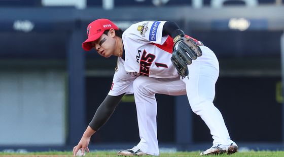 기아 박찬호, 던지기엔 늦었네