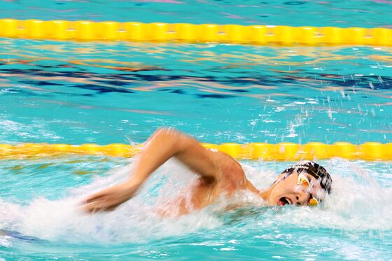 수영 김우민, 전국선수권 자유형 200m 우승…황선우는 접영 100m 정상