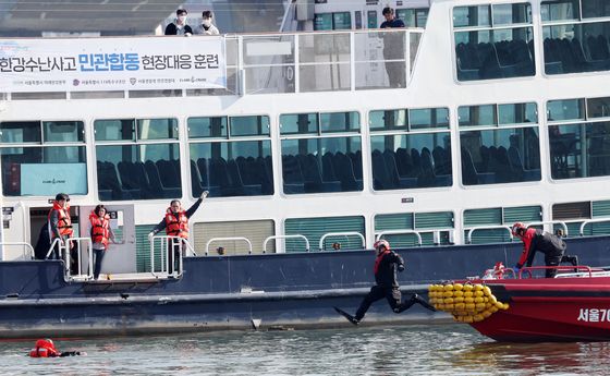 "내년부터 야경 즐기며 한강 건너요"…운행 준비 마친 '한강버스'