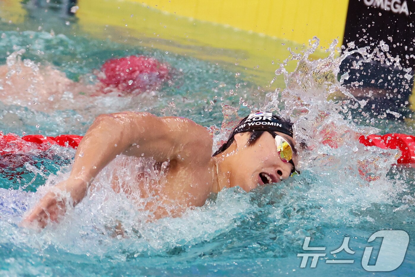 본문 이미지 - 역영하는 김우민. 2024.10.24/뉴스1 ⓒ News1 황기선 기자