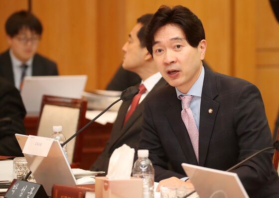 국힘 "돈 풀고 물가 걱정하는 정부·여당, 기름 붓고 불 끄겠단 것"