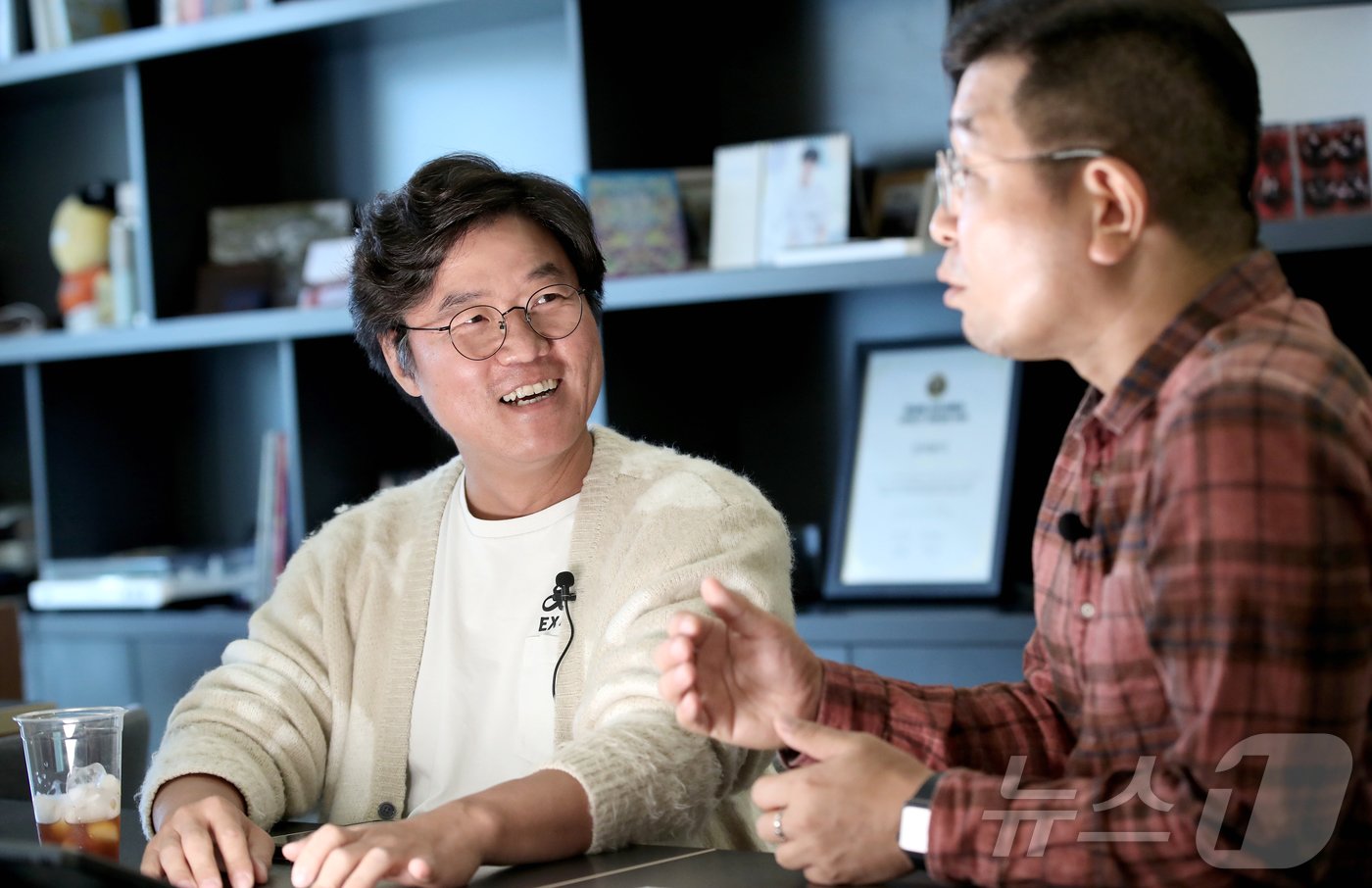 본문 이미지 - 나영석 PD(왼쪽)와 정덕현 대중문화평론가 / 뉴스1 ⓒ News1 권현진 기자