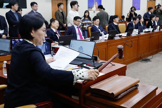 [국감현장] 과방위, 서기석 '불출석' 추가 고발…이날만 11명째