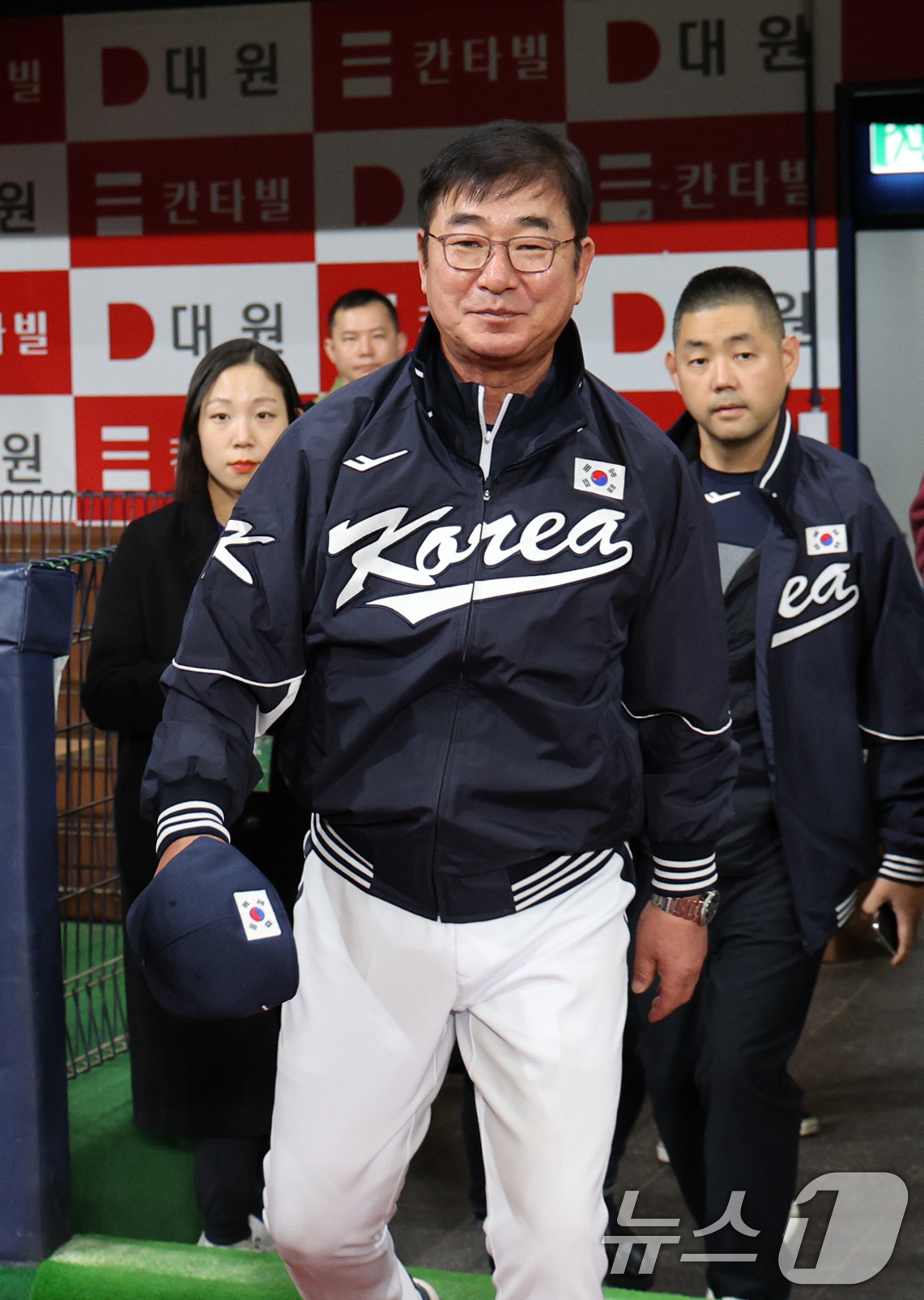 (서울=뉴스1) 장수영 기자 = 2024 세계야구소프트볼협회(WBSC) 프리미어12에 출전하는 류중일 대한민국 야구대표팀 감독이 24일 오후 서울 구로구 고척스카이돔에서 열린 대표 …