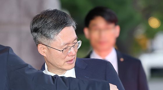 헌법재판소장 권한대행에 문형배 재판관 선출