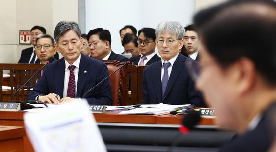 [국감]굳은 표정의 경찰청장