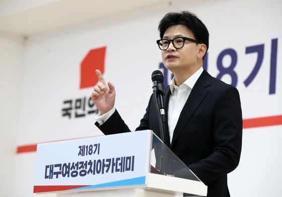 한동훈 "민심이 이재명 향한 마음 거둬들일 때 우리가 가져와야"