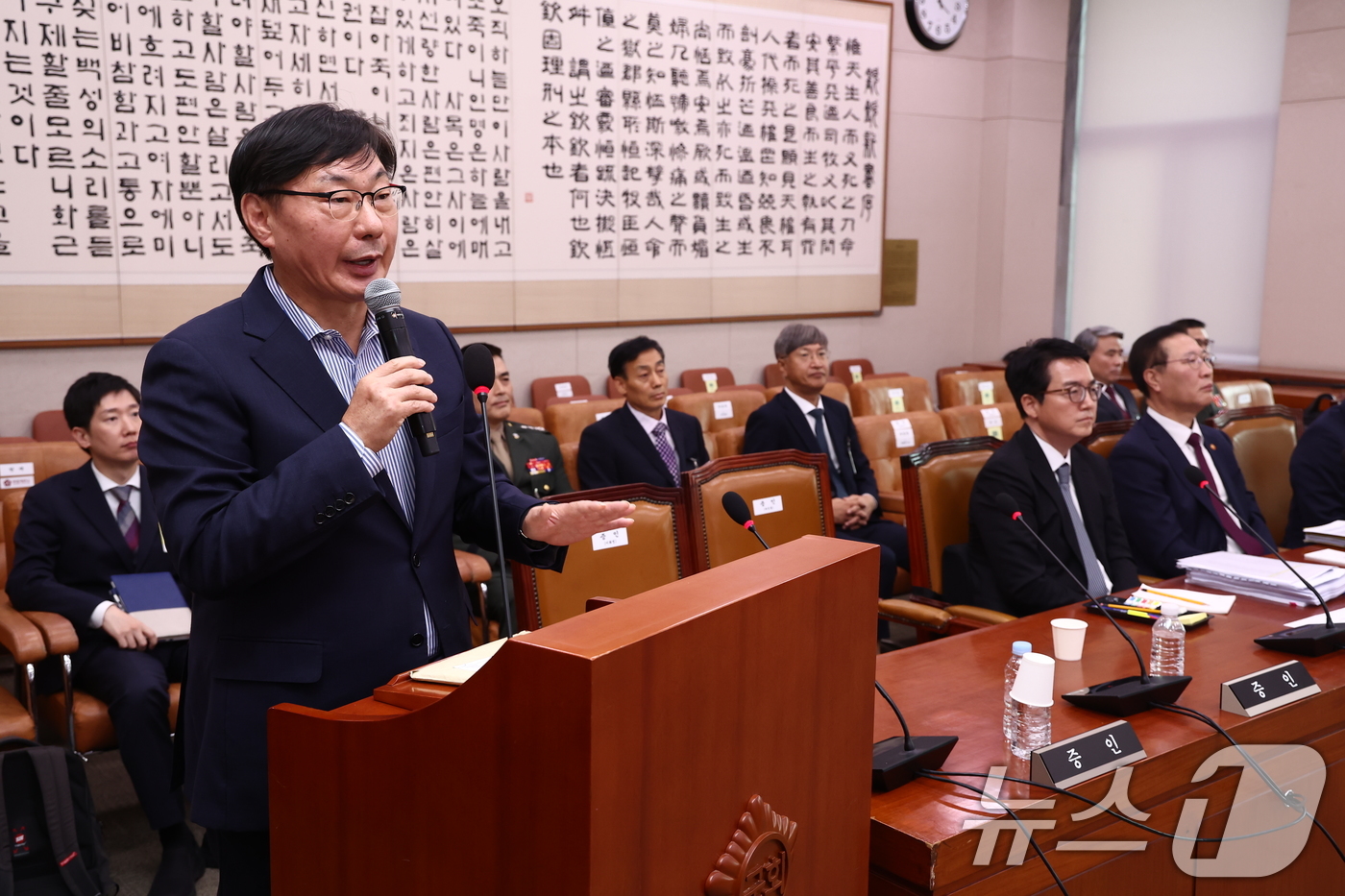 (서울=뉴스1) 김민지 기자 = 이화영 전 경기도 평화부지사가 25일 오후 서울 여의도 국회 법제사법위원회에서 열린 법무부·법제처·감사원·고위공직자범죄수사처·헌법재판소·대법원 종합 …