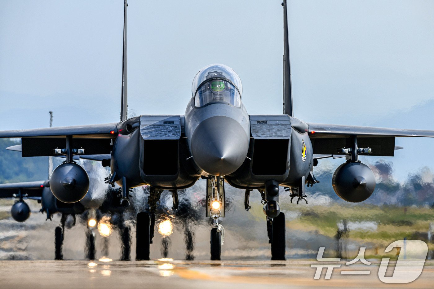 F-15K 전투기 편대가 25일 &#39;적 대규모 공중항체 침투대응 합동종합훈련&#39;을 위해 제11전투비행단에서 이륙 준비를 하고 있다. &#40;공군 제공&#41; 2024.10.25/뉴스1