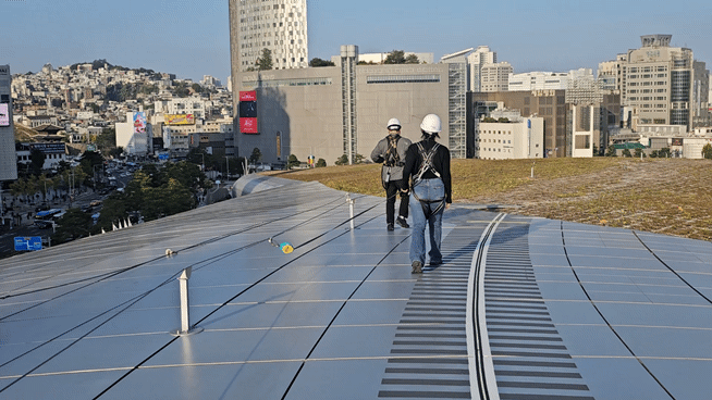 본문 이미지 -  DDP(동대문 디자인 플라자) 루프탑 투어 모습. 2024. 10. 25. 오현주 기자