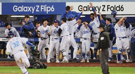 김헌곤 솔로포에 삼성 더그아웃은 '축제'