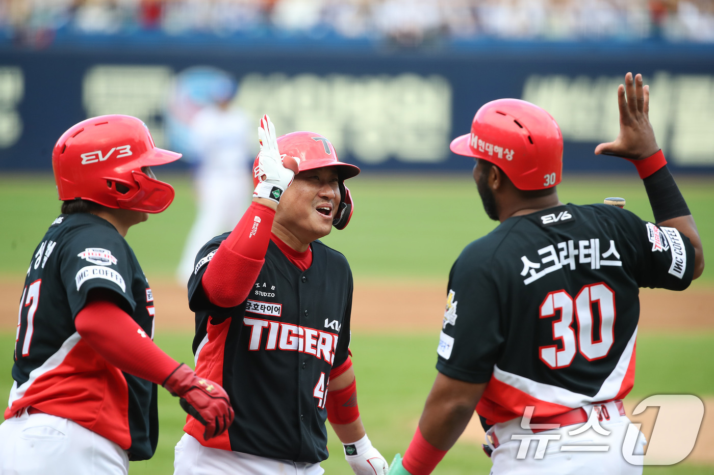 (대구=뉴스1) 공정식 기자 = 26일 오후 대구 삼성라이온즈파크에서 열린 프로야구 '2024 신한 SOL 뱅크 KBO 포스트시즌' 한국시리즈 4차전 KIA 타이거즈와 삼성 라이온 …