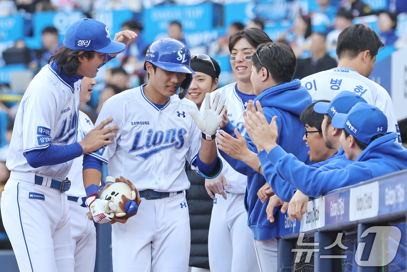 (대구=뉴스1) 장수영 기자 = 26일 오후 대구 삼성라이온즈파크에서 열린 프로야구 '2024 신한 SOL 뱅크 KBO 포스트시즌' 한국시리즈 4차전 KIA 타이거즈와 삼성 라이온 …