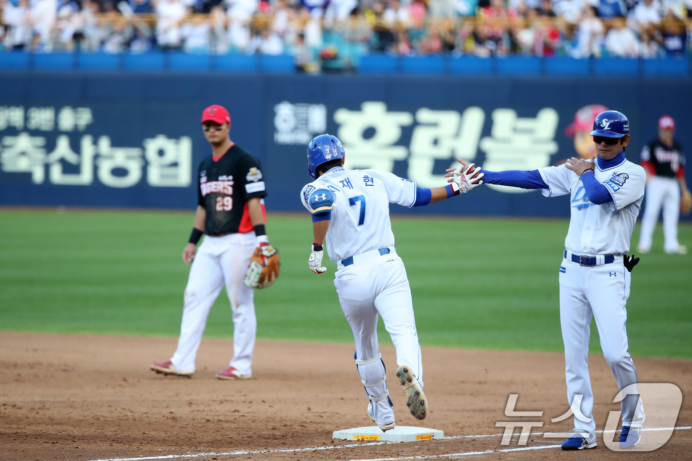 (대구=뉴스1) 공정식 기자 = 26일 오후 대구 삼성라이온즈파크에서 열린 프로야구 '2024 신한 SOL 뱅크 KBO 포스트시즌' 한국시리즈 4차전 KIA 타이거즈와 삼성 라이온 …