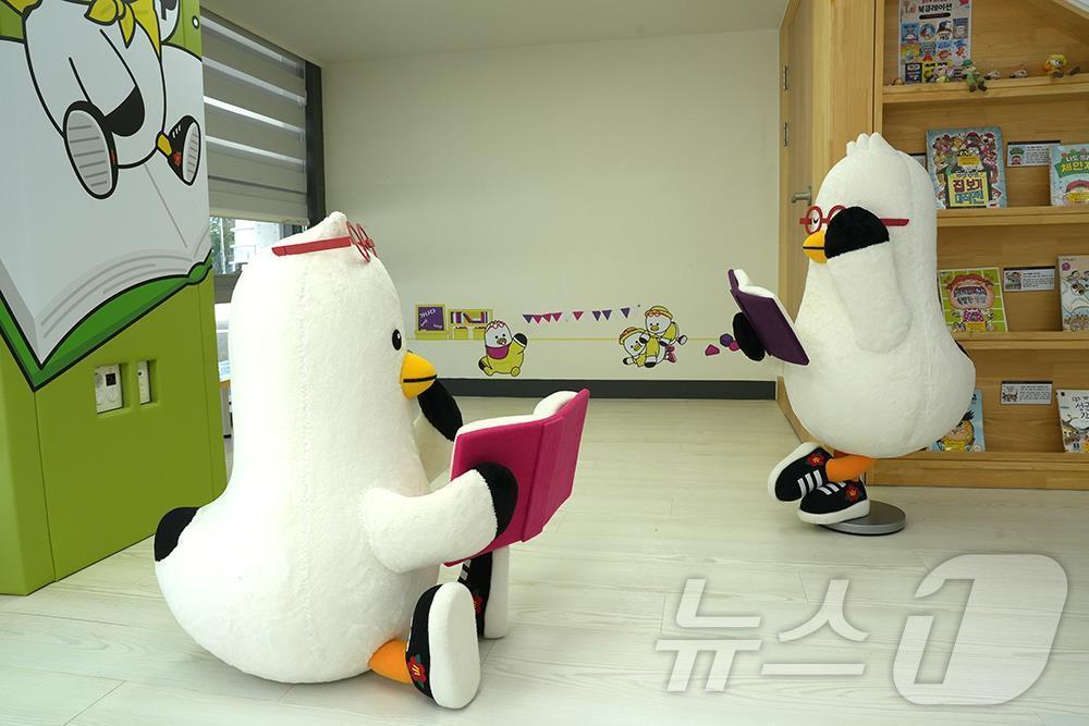 본문 이미지 - 부산도서관에 설치된 '부기존' 전경(부산시청 제공)