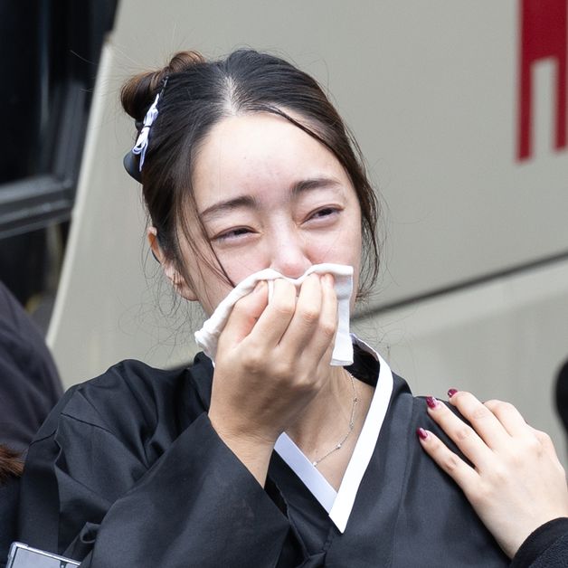 故김수미 발인, 딸 같았던 며느리 서효림 통곡 "엄마 미안해"