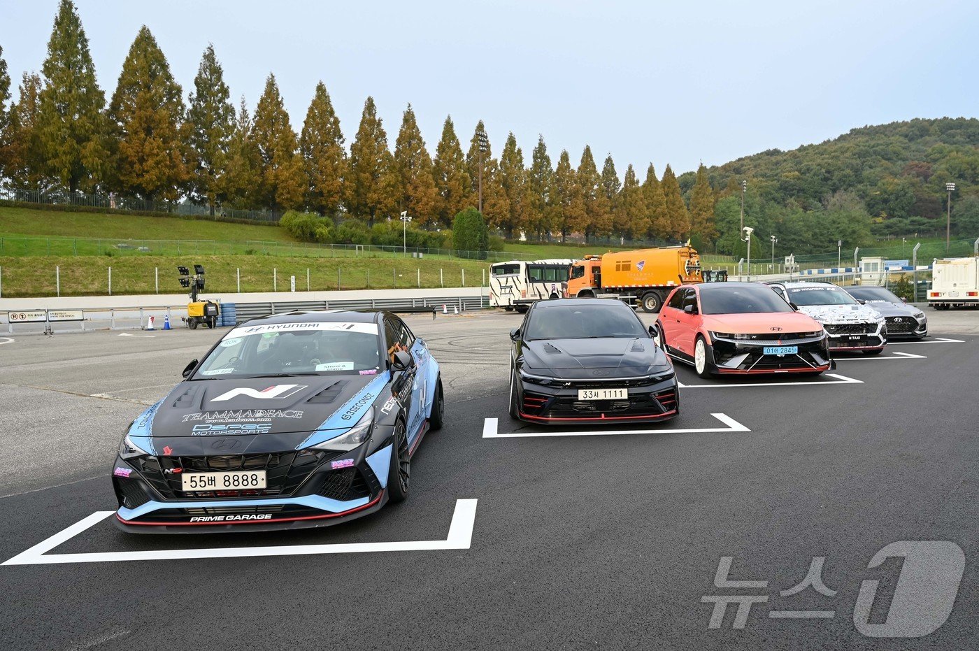 본문 이미지 - 7일 경기 용인 스피드웨이에서 열린 '현대 N X 도요타 가주 레이싱 페스티벌' 현장 전경. 2024.10.27(현대차 제공).