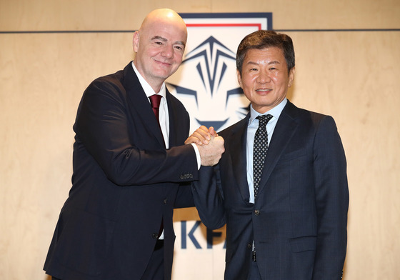 사퇴한 정몽규 대한축구협회장, FIFA 상임위·AFC 집행위원 자격은 유지