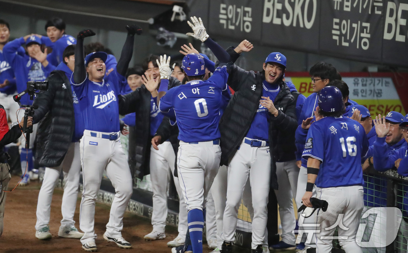 (광주=뉴스1) 임세영 기자 = 28일 오후 광주 기아챔피언스필드에서 열린 프로야구 '2024 신한 SOL 뱅크 KBO 포스트시즌' 한국시리즈 5차전 삼성 라이온즈와 KIA 타이거 …