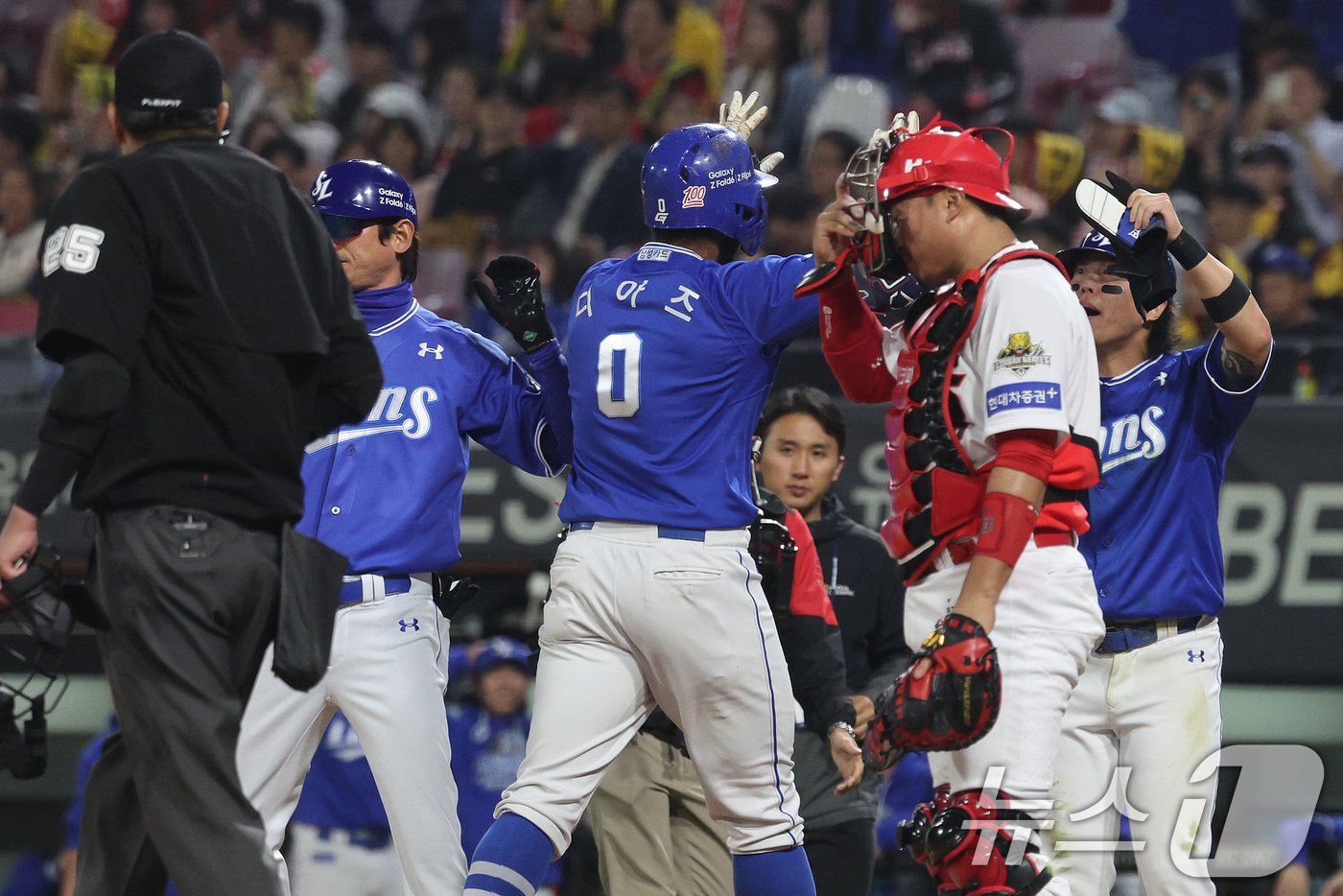 (광주=뉴스1) 장수영 기자 = 28일 오후 광주 기아챔피언스필드에서 열린 프로야구 '2024 신한 SOL 뱅크 KBO 포스트시즌' 한국시리즈 5차전 삼성 라이온즈와 KIA 타이거 …