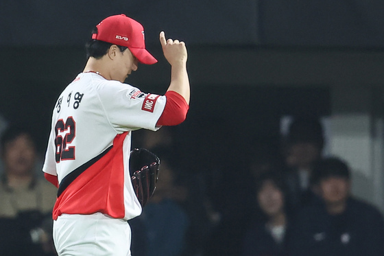 첫 경기부터 무너진 정해영…KIA, 올해도 '뒷문 불안' 반복되나