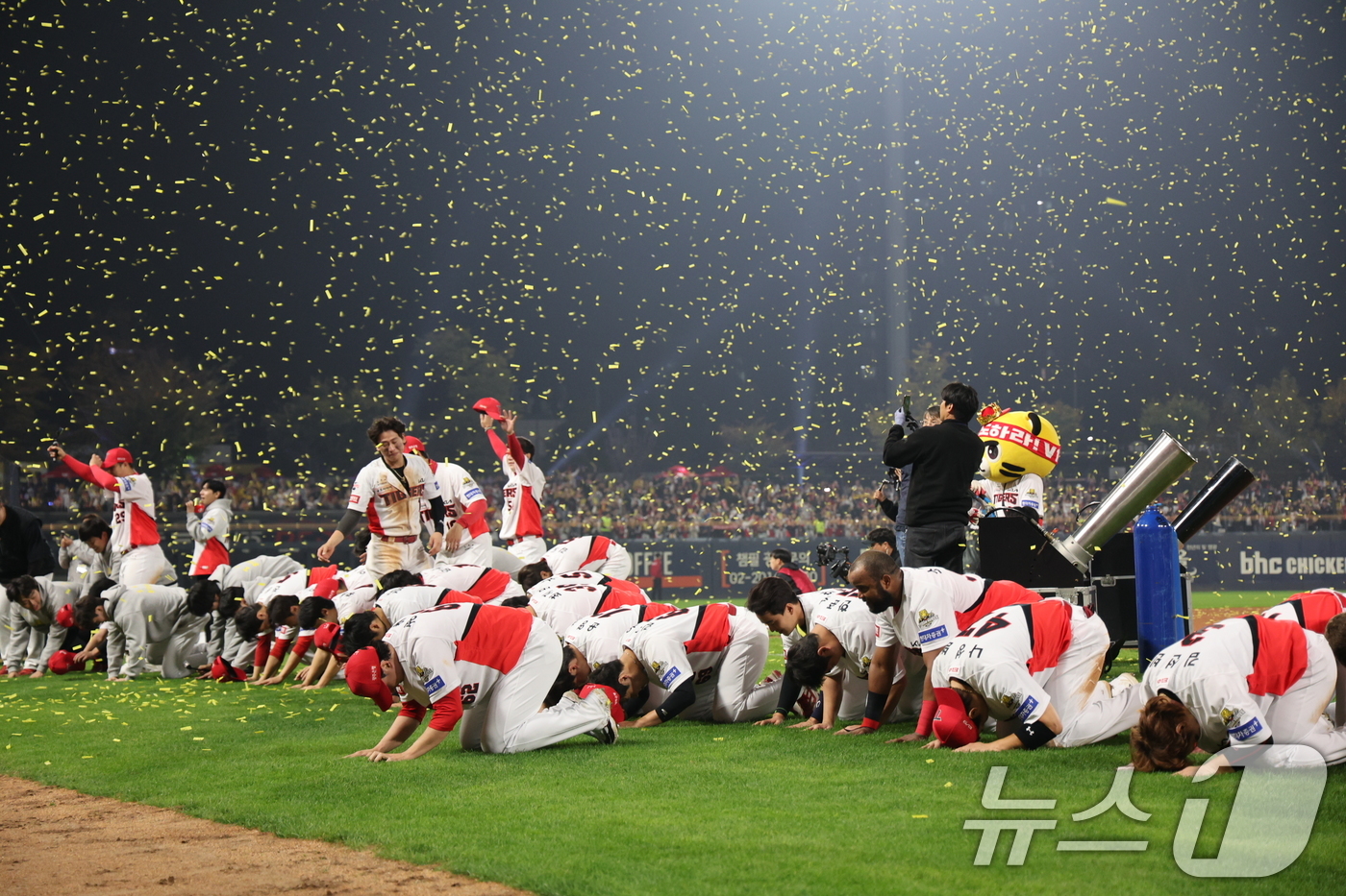 (광주=뉴스1) 장수영 기자 = 28일 오후 광주 기아챔피언스필드에서 열린 프로야구 '2024 신한 SOL 뱅크 KBO 포스트시즌' 한국시리즈 5차전 삼성 라이온즈와 KIA 타이거 …