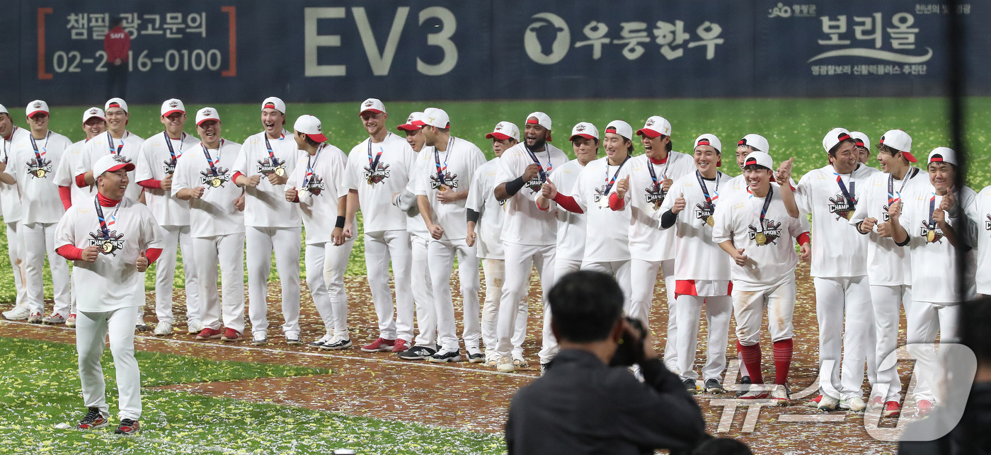 (광주=뉴스1) 임세영 기자 = 28일 오후 광주 기아챔피언스필드에서 열린 프로야구 '2024 신한 SOL 뱅크 KBO 포스트시즌' 한국시리즈 5차전 삼성 라이온즈와 KIA 타이거 …