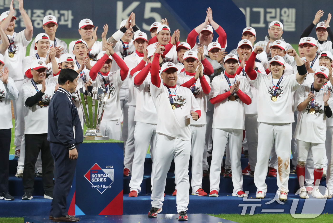 (광주=뉴스1) 임세영 기자 = 28일 오후 광주 기아챔피언스필드에서 열린 프로야구 '2024 신한 SOL 뱅크 KBO 포스트시즌' 한국시리즈 5차전 삼성 라이온즈와 KIA 타이거 …