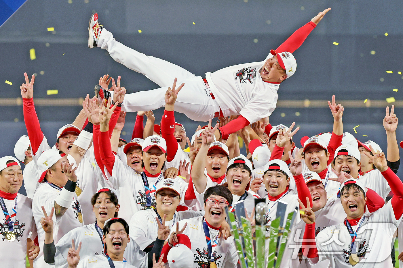 (광주=뉴스1) 장수영 기자 = 28일 오후 광주 기아챔피언스필드에서 열린 프로야구 '2024 신한 SOL 뱅크 KBO 포스트시즌' 한국시리즈 5차전 삼성 라이온즈와 KIA 타이거 …